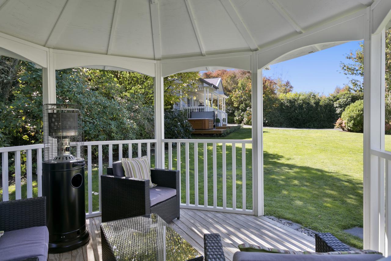 The Retreat Luxury Garden Villa Taupo Eksteriør billede